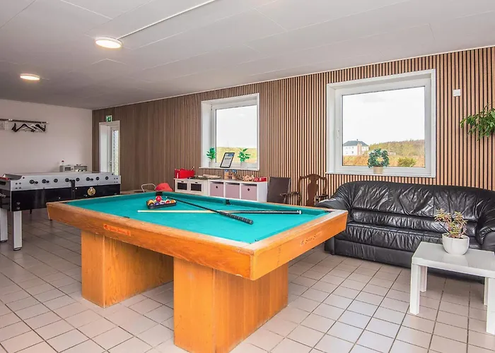 4 Person In * Højer